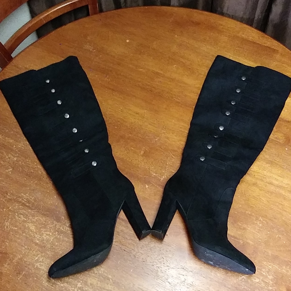 Like new black suede knee high boots (11)